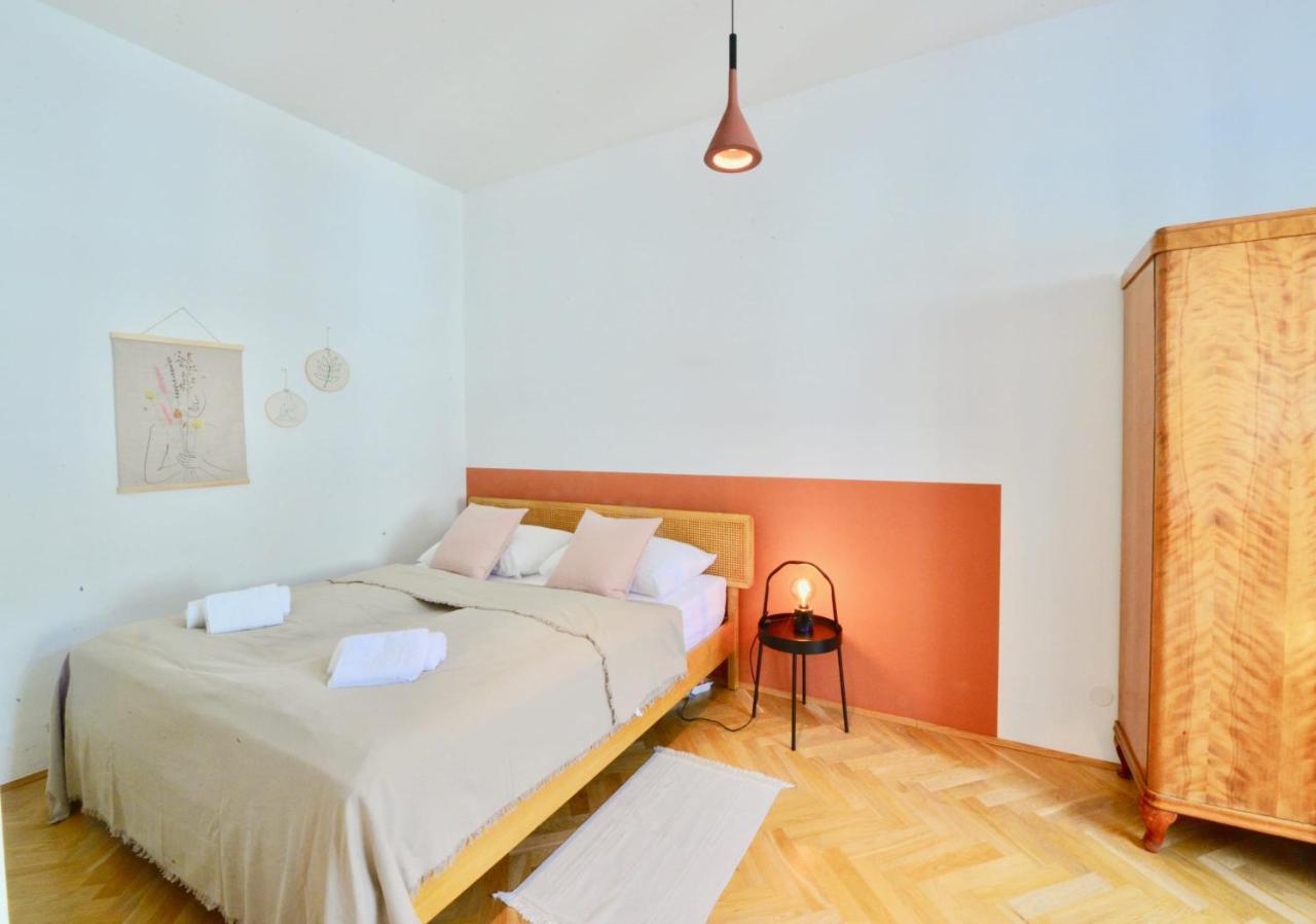 Beautiful Flat Next To Karlskirche Wien Exterior foto