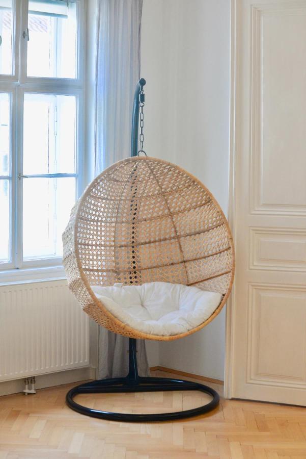 Beautiful Flat Next To Karlskirche Wien Exterior foto